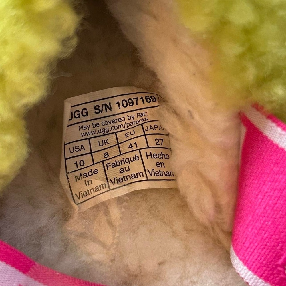 UGG Colorful Cozy Slippers – Women’s Size 10, Bright & Barely Worn - Picture 8 of 8